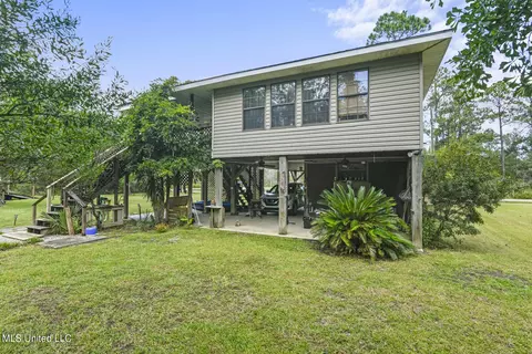 6137 Second St, Bay Saint Louis, MS 39520