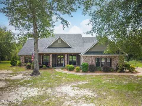 93 Oak Dr, Perkinston, MS 39573