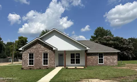 307 SE 8th Ave, Magee, MS 39111