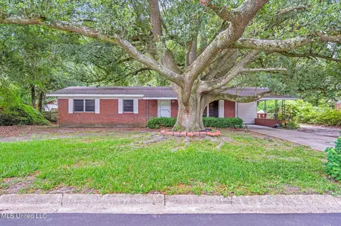 346 Spratley Ave, Biloxi, MS 39531