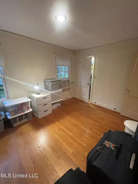 Bedroom - 208 S Park Dr, Jackson, MS 39211 photo 3 of 6