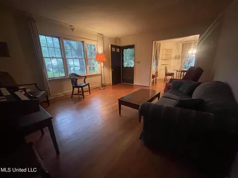Living - 208 S Park Dr, Jackson, MS 39211 photo 1 of 6