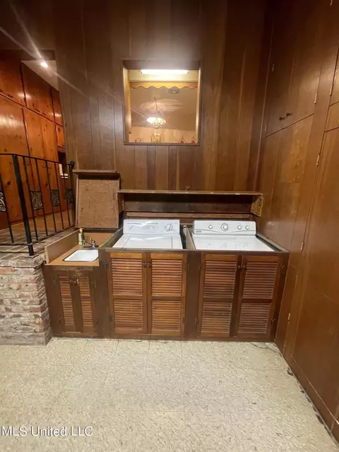 Other - 208 S Park Dr, Jackson, MS 39211 photo 5 of 12