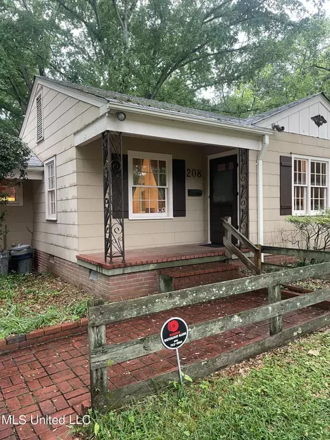 Exterior - 208 S Park Dr, Jackson, MS 39211 photo 2 of 6