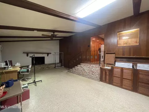 Living - 208 S Park Dr, Jackson, MS 39211 photo 5 of 6