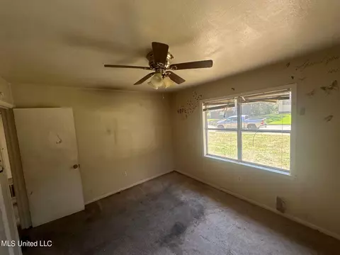 Bedroom - 5226 Andover Dr, Jackson, MS 39209 photo 3 of 5