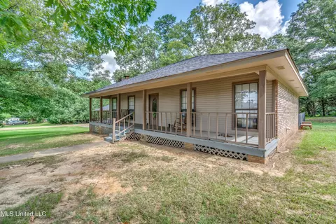 4040 Warner Dr, Brandon, MS 39042