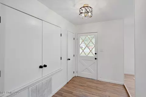 Entry Way - 111 Diane Pl, Clinton, MS 39056 photo 1 of 1