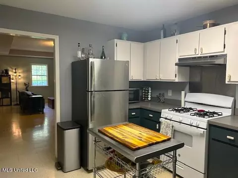 Kitchen - 127 Lincoln Place Pl, Jackson, MS 39213 photo 1 of 1
