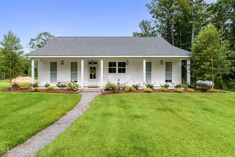 12220 Tiffany Ln, Biloxi, MS 39532