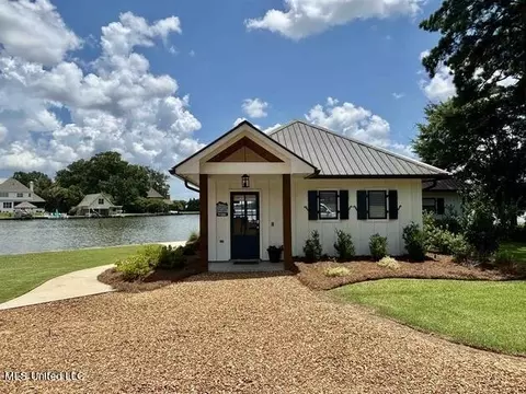 197 Harbor View Dr, Madison, MS 39110