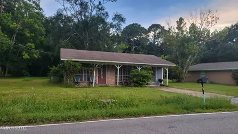 2125 Graveline Rd, Gautier, MS 39553