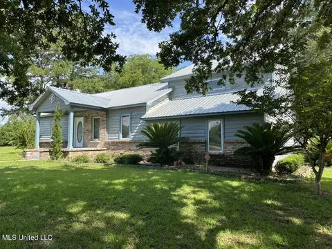 22417 Jones Ln, Moss Point, MS 39562