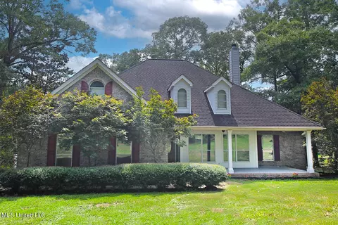 165 Tom Jones Rd, Lucedale, MS 39452