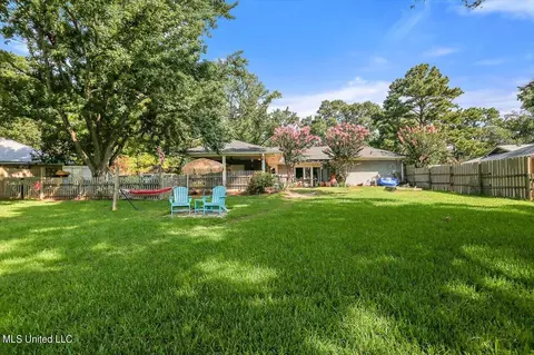 Exterior - 20 Stonegate Dr, Brandon, MS 39042 photo 7 of 10