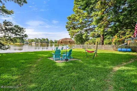 Exterior - 20 Stonegate Dr, Brandon, MS 39042 photo 5 of 10