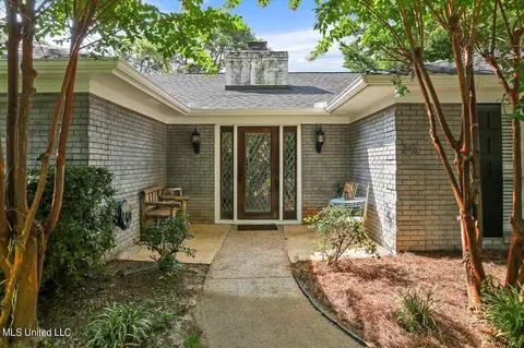 Exterior - 20 Stonegate Dr, Brandon, MS 39042 photo 1 of 10