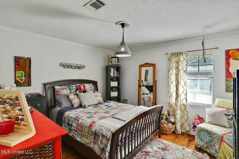 Bedroom - 20 Stonegate Dr, Brandon, MS 39042 photo 3 of 5
