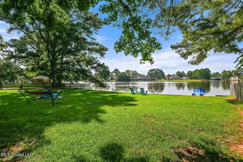 Exterior - 20 Stonegate Dr, Brandon, MS 39042 photo 6 of 10
