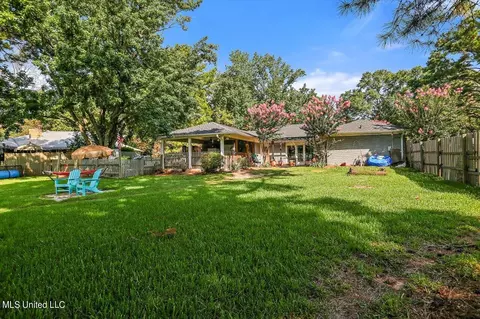 Exterior - 20 Stonegate Dr, Brandon, MS 39042 photo 8 of 10