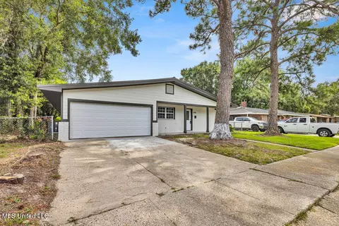 2302 Fulton Ave, Pascagoula, MS 39567