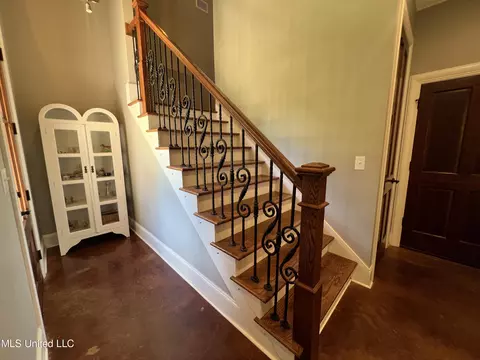 Entry Way - 261 Salem-cato Rd, Brandon, MS 39042 photo 12 of 17