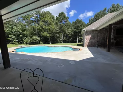 Exterior - 261 Salem-cato Rd, Brandon, MS 39042 photo 8 of 27