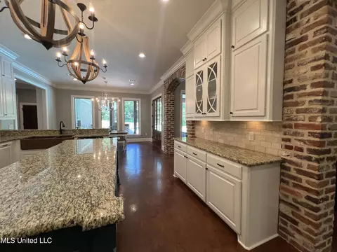 Kitchen - 261 Salem-cato Rd, Brandon, MS 39042 photo 6 of 18