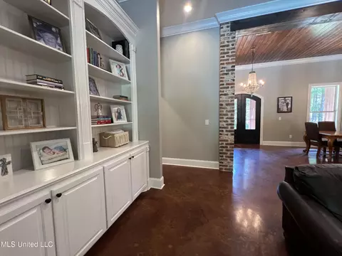 Entry Way - 261 Salem-cato Rd, Brandon, MS 39042 photo 2 of 17