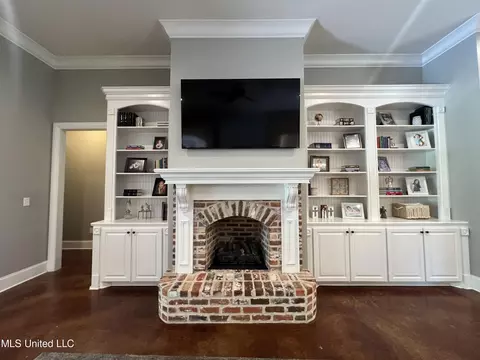 Living - 261 Salem-cato Rd, Brandon, MS 39042 photo 4 of 6