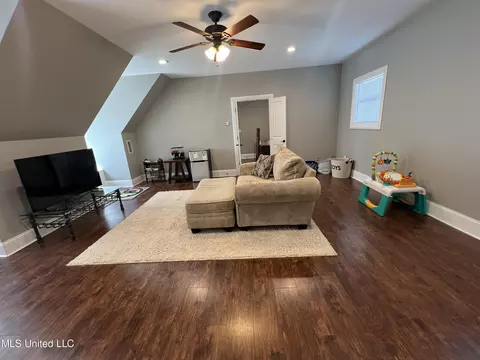Living - 261 Salem-cato Rd, Brandon, MS 39042 photo 6 of 6