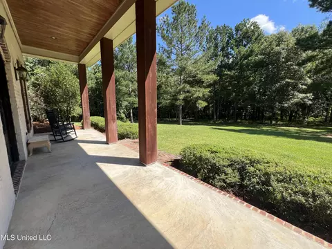 Exterior - 261 Salem-cato Rd, Brandon, MS 39042 photo 5 of 27