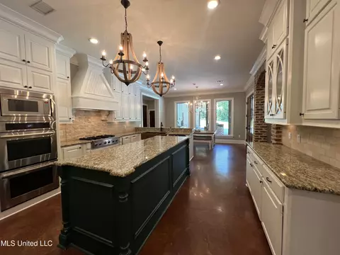Kitchen - 261 Salem-cato Rd, Brandon, MS 39042 photo 5 of 18