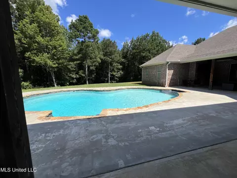 Exterior - 261 Salem-cato Rd, Brandon, MS 39042 photo 10 of 27