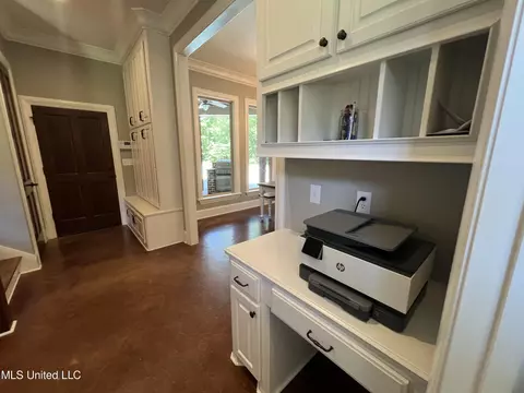 Entry Way - 261 Salem-cato Rd, Brandon, MS 39042 photo 9 of 17
