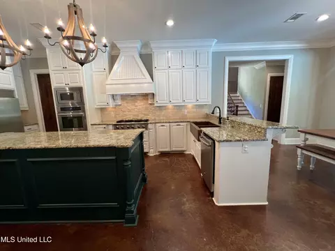 Kitchen - 261 Salem-cato Rd, Brandon, MS 39042 photo 16 of 18