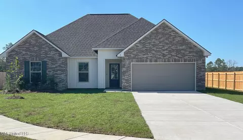 6 Red Oak Dr, Long Beach, MS 39560