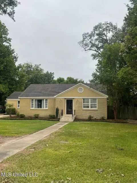 304 E Jefferson Ave, Greenwood, MS 38930