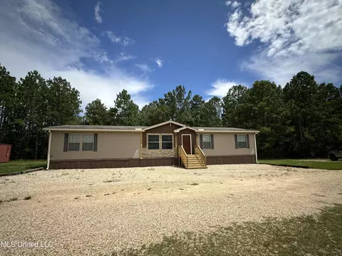73 Houston Rd, Poplarville, MS 39470
