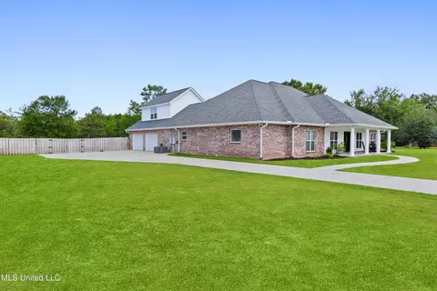 Exterior - 8516 Julia Dr, Vancleave, MS 39565 photo 2 of 9