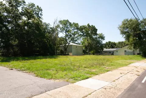 2312 Canty St, Pascagoula, MS 39567