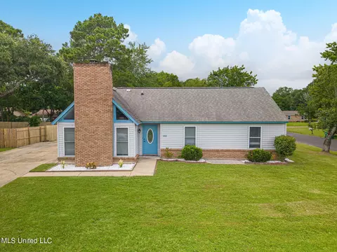 115 Yellowstone Cir, Ocean Springs, MS 39564