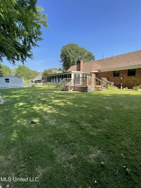 Exterior - 4016 Los Padres Dr, Nesbit, MS 38651 photo 5 of 6