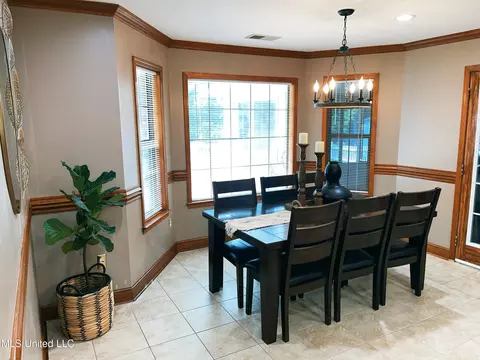 Dining - 4016 Los Padres Dr, Nesbit, MS 38651 photo 2 of 2