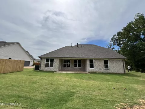 Exterior - 6790 Sunrise Loop E, Olive Branch, MS 38654 photo 2 of 2