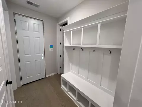 Entry Way - 6790 Sunrise Loop E, Olive Branch, MS 38654 photo 2 of 2