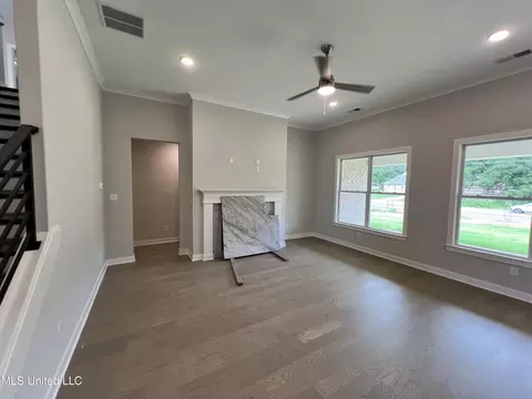 Living - 6790 Sunrise Loop E, Olive Branch, MS 38654 photo 1 of 1