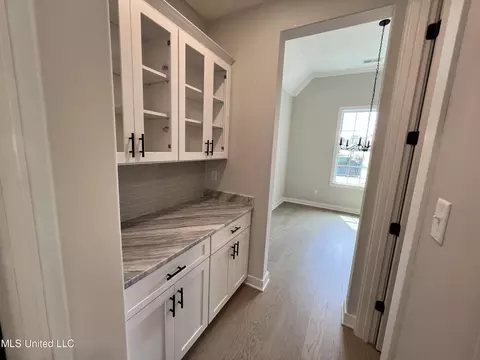 Entry Way - 6790 Sunrise Loop E, Olive Branch, MS 38654 photo 1 of 2