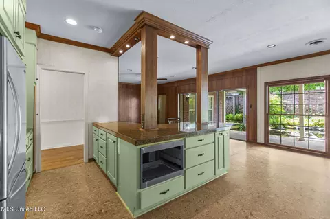 Kitchen - 4675 Katherine Blvd, Jackson, MS 39211 photo 3 of 3