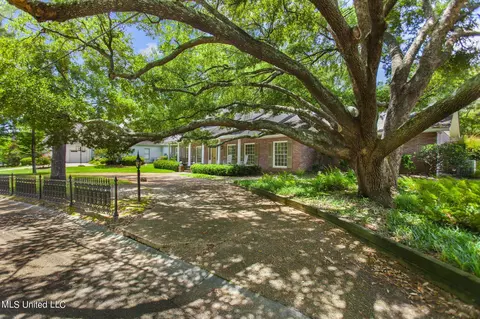 Exterior - 4675 Katherine Blvd, Jackson, MS 39211 photo 4 of 13